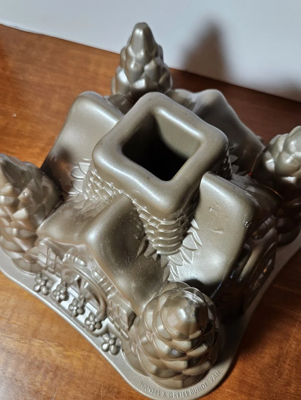 Nordic Ware Hansel & Gretel Bundt Cake Pan Mold Gingerbread Castle Cottage